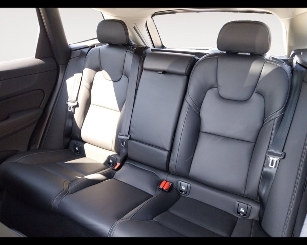 Volvo XC60 nuova a Bologna (13)