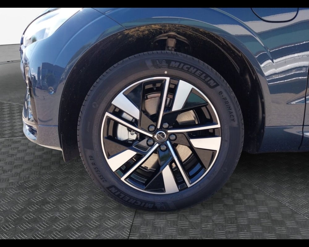 Volvo XC60 nuova a Bologna (14)