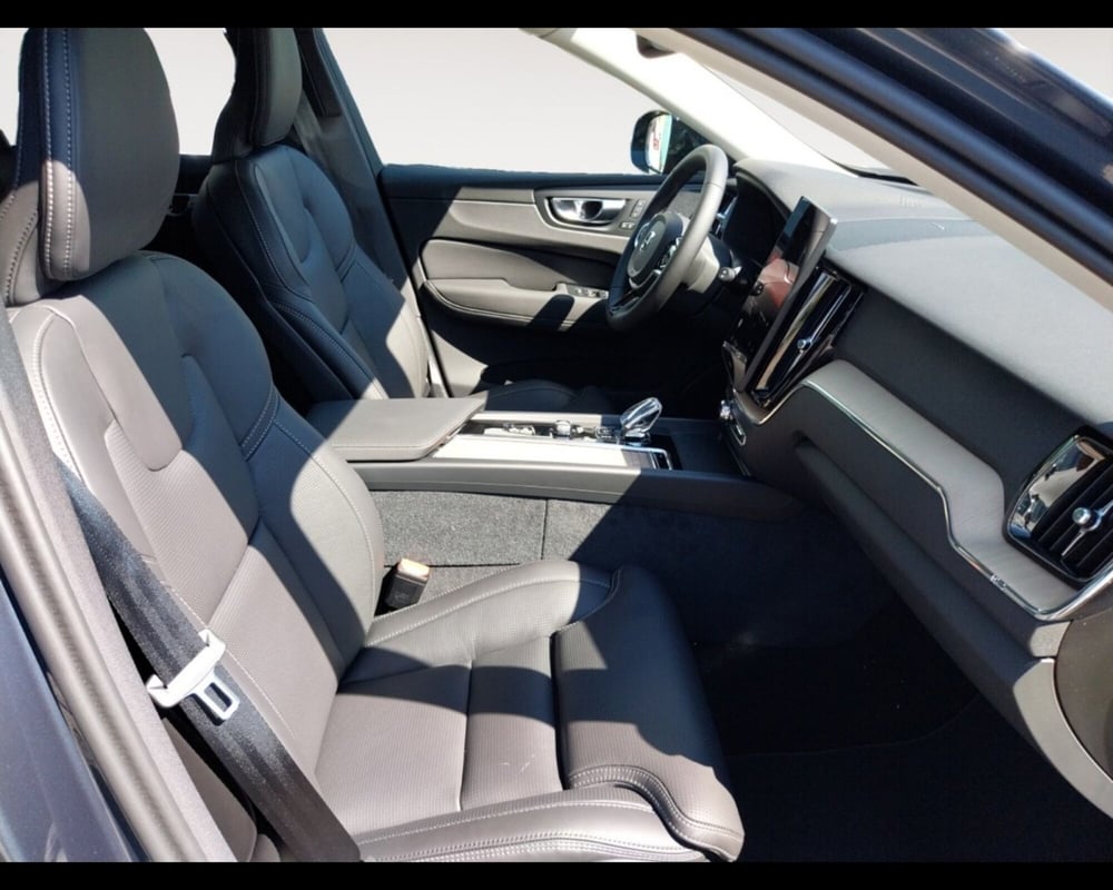 Volvo XC60 nuova a Bologna (15)
