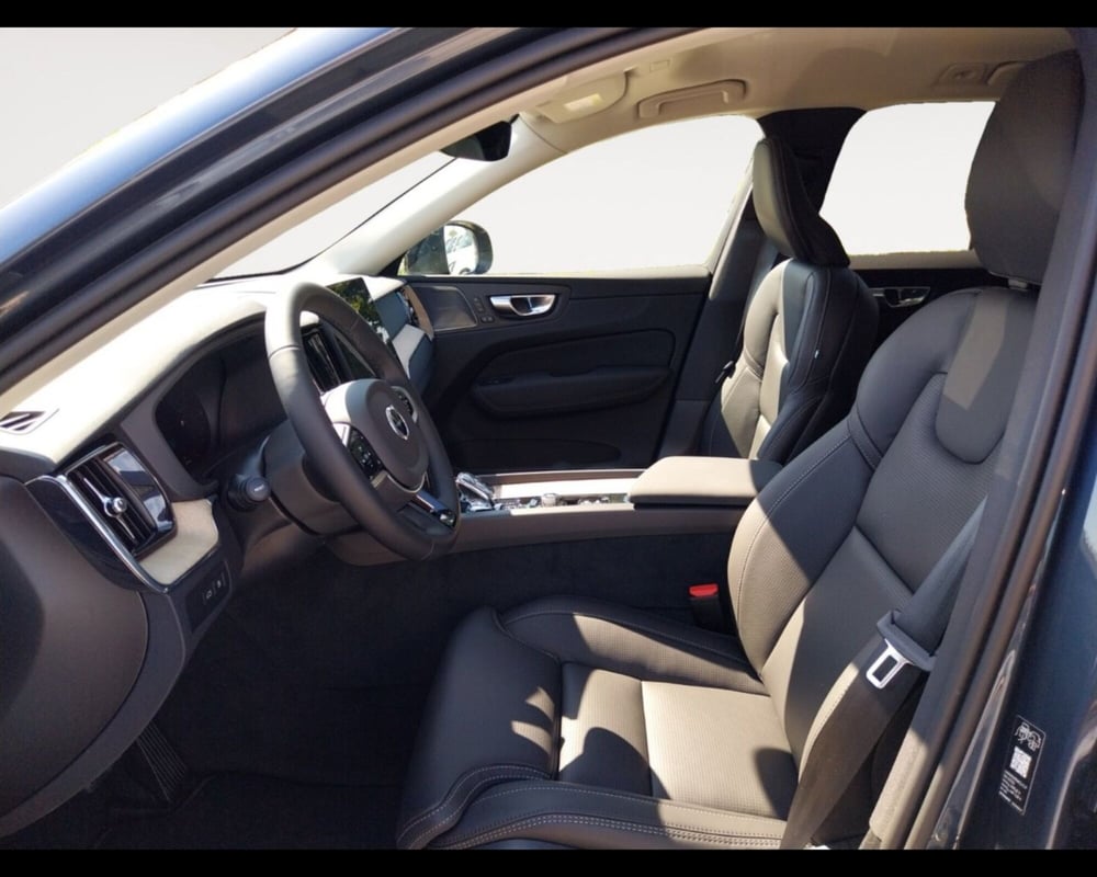 Volvo XC60 nuova a Bologna (9)