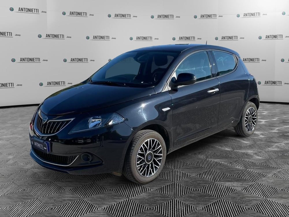 Lancia Ypsilon usata a Ancona