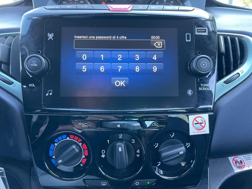 Lancia Ypsilon usata a Ancona (14)