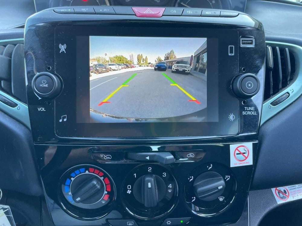 Lancia Ypsilon usata a Ancona (15)