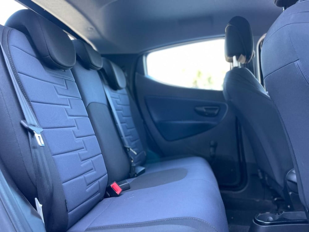 Lancia Ypsilon usata a Ancona (18)