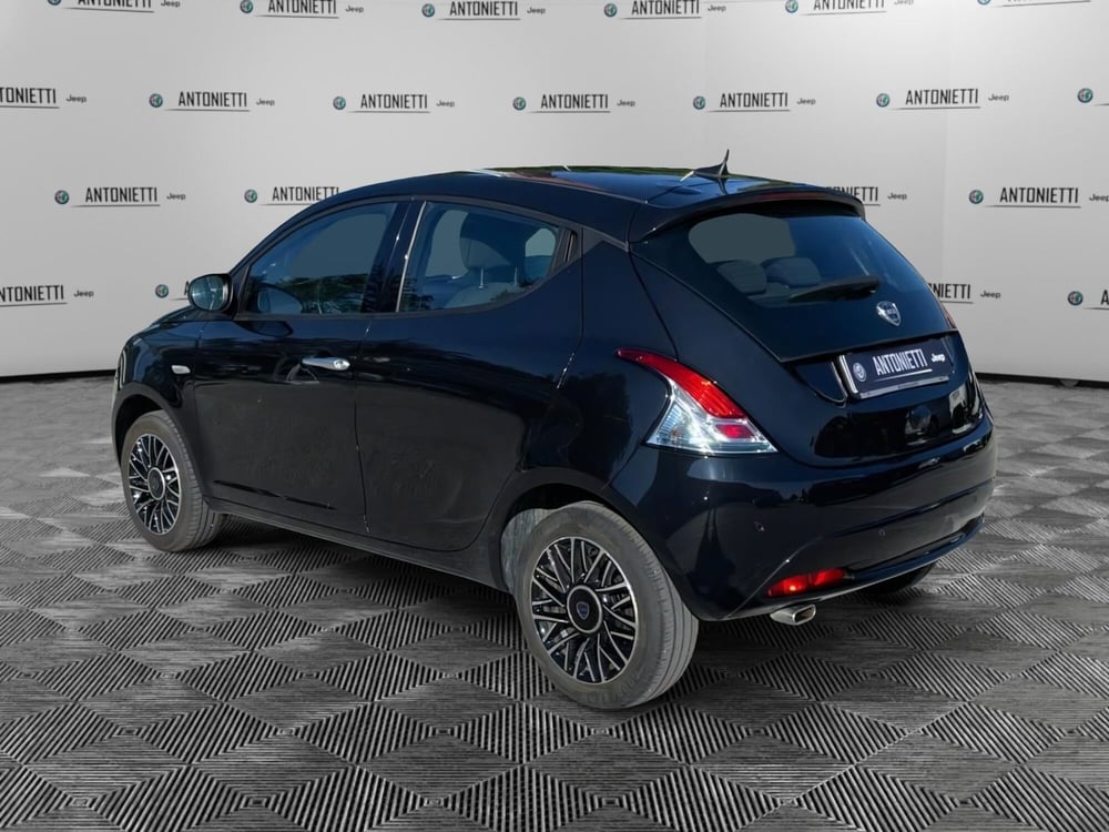 Lancia Ypsilon usata a Ancona (6)