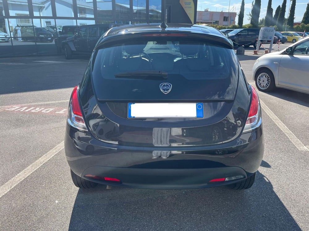 Lancia Ypsilon usata a Lucca (6)