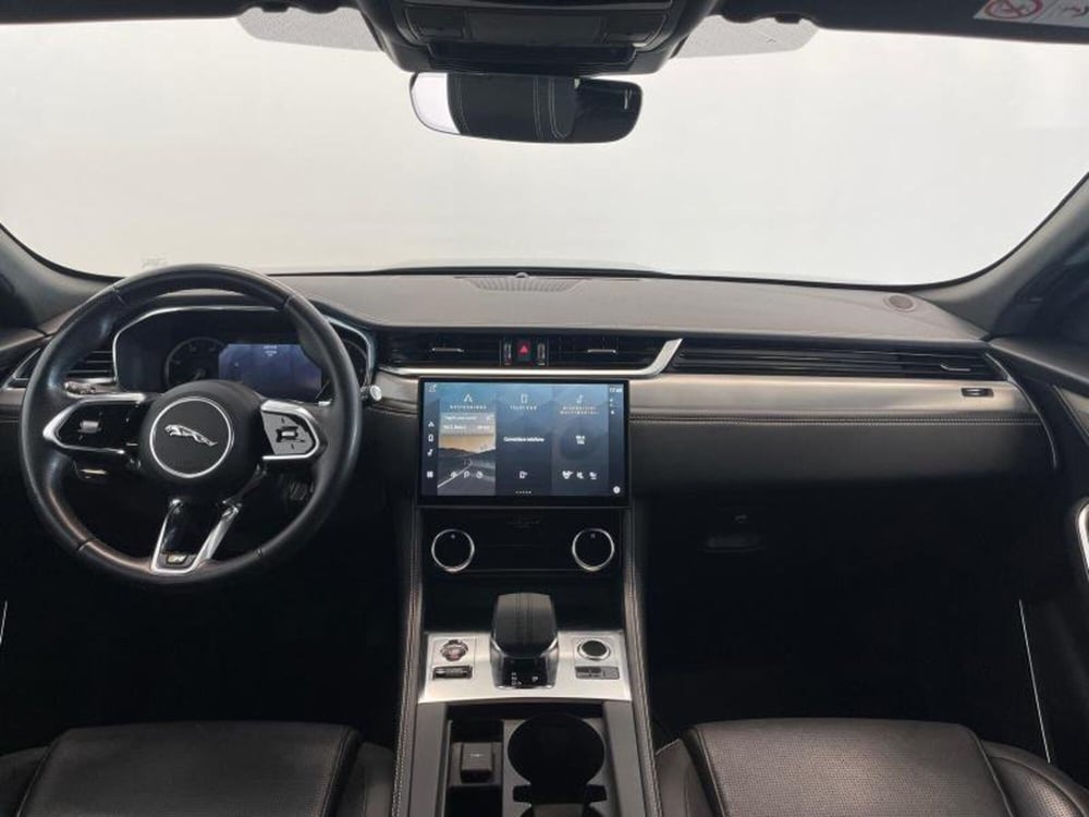 Jaguar F-Pace usata a Venezia (10)