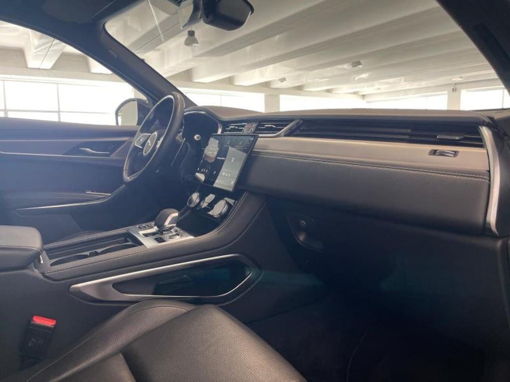 Jaguar F-Pace usata a Venezia (5)