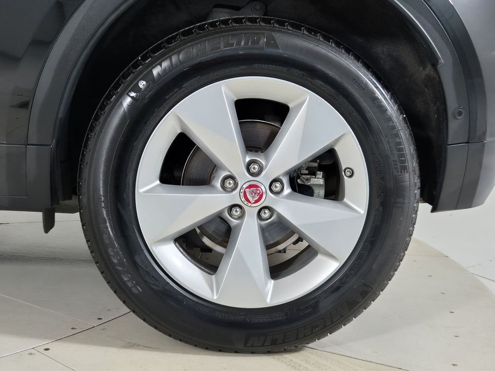 Jaguar E-Pace usata a Torino (9)