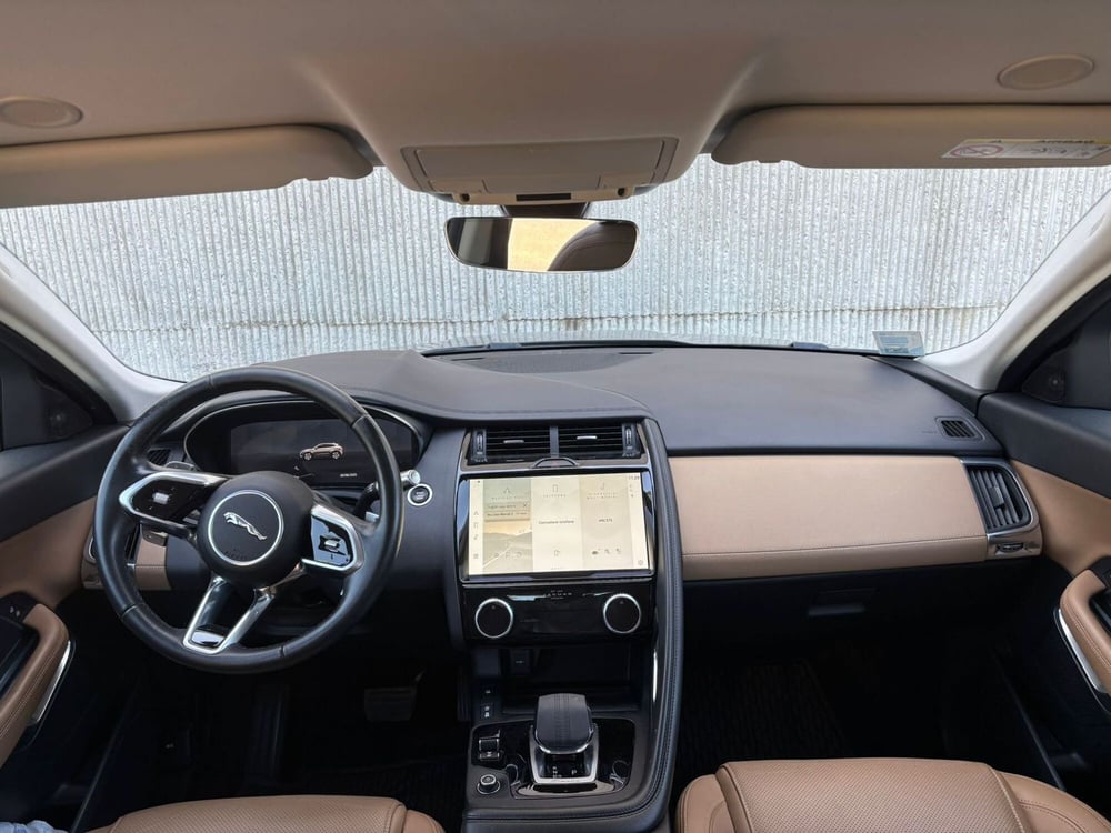 Jaguar E-Pace usata a Salerno (3)