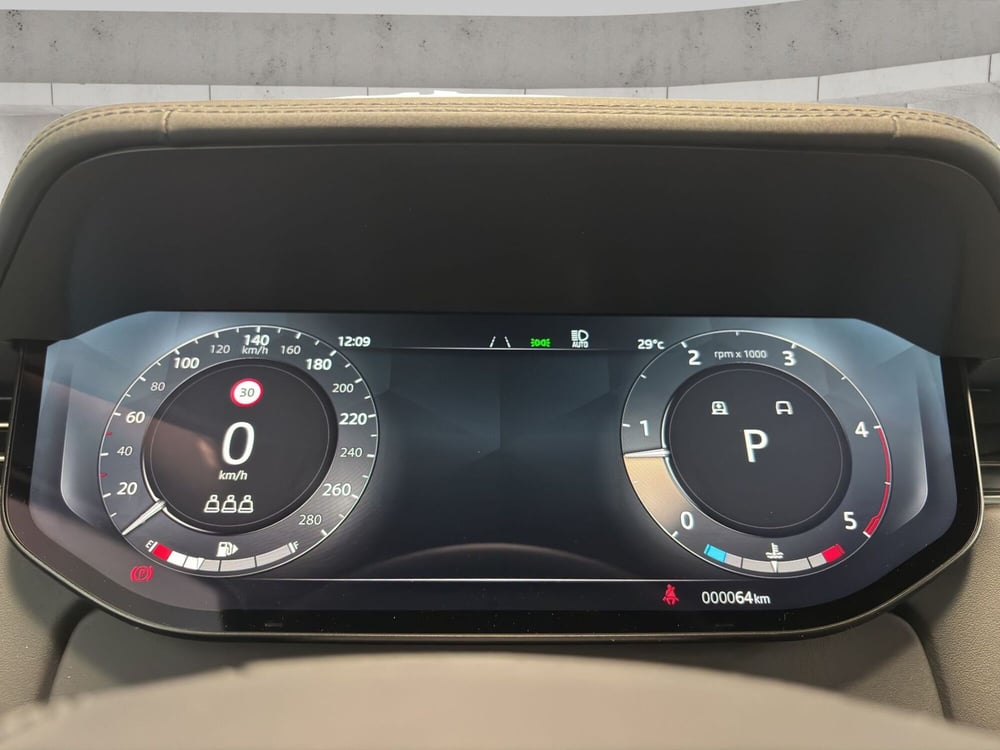 Land Rover Range Rover nuova a Milano (10)