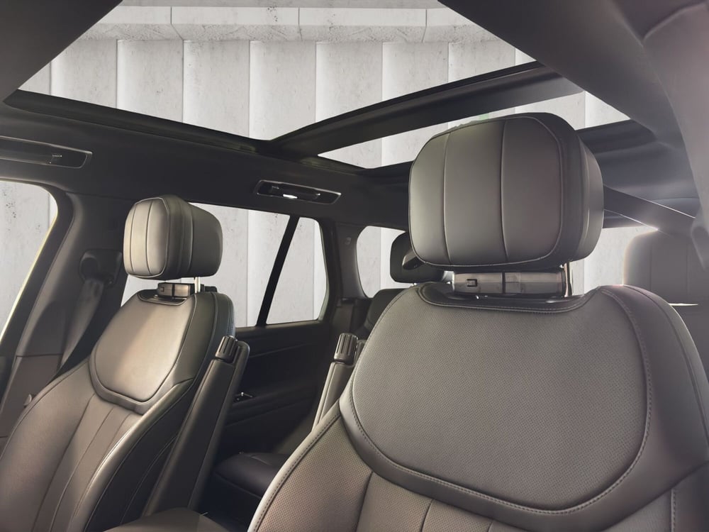 Land Rover Range Rover nuova a Milano (15)
