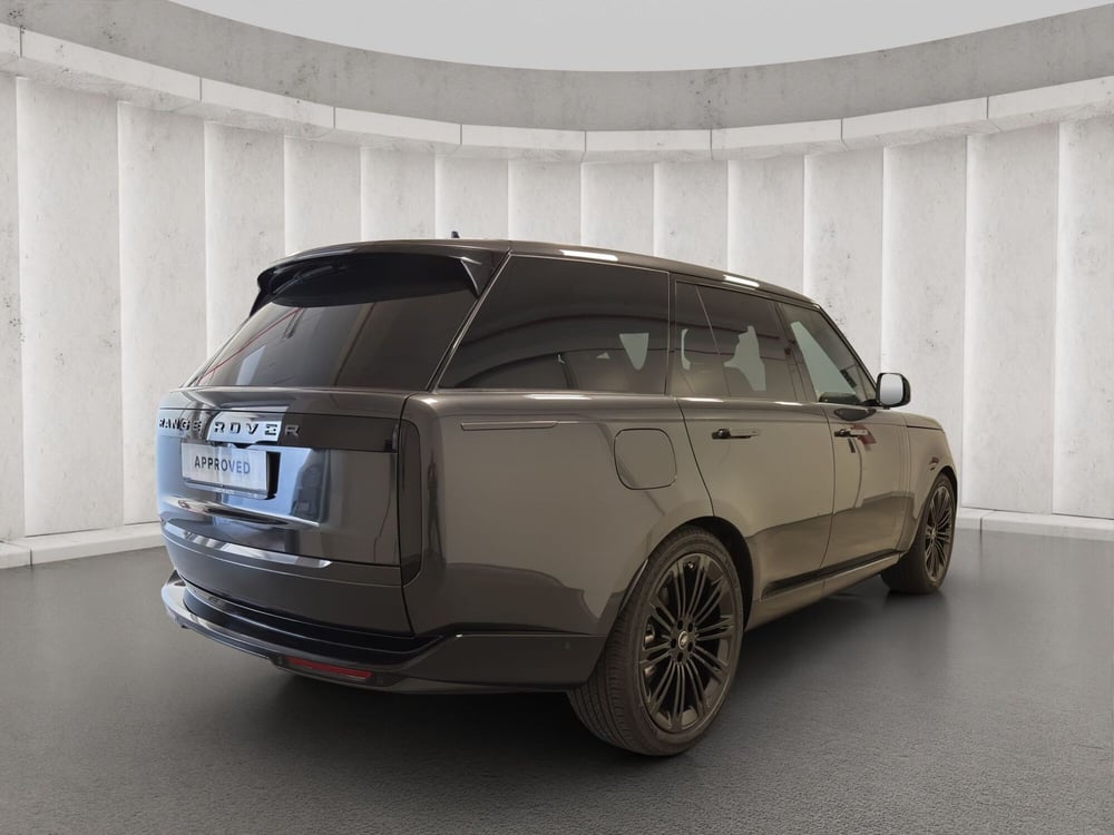 Land Rover Range Rover nuova a Milano (2)
