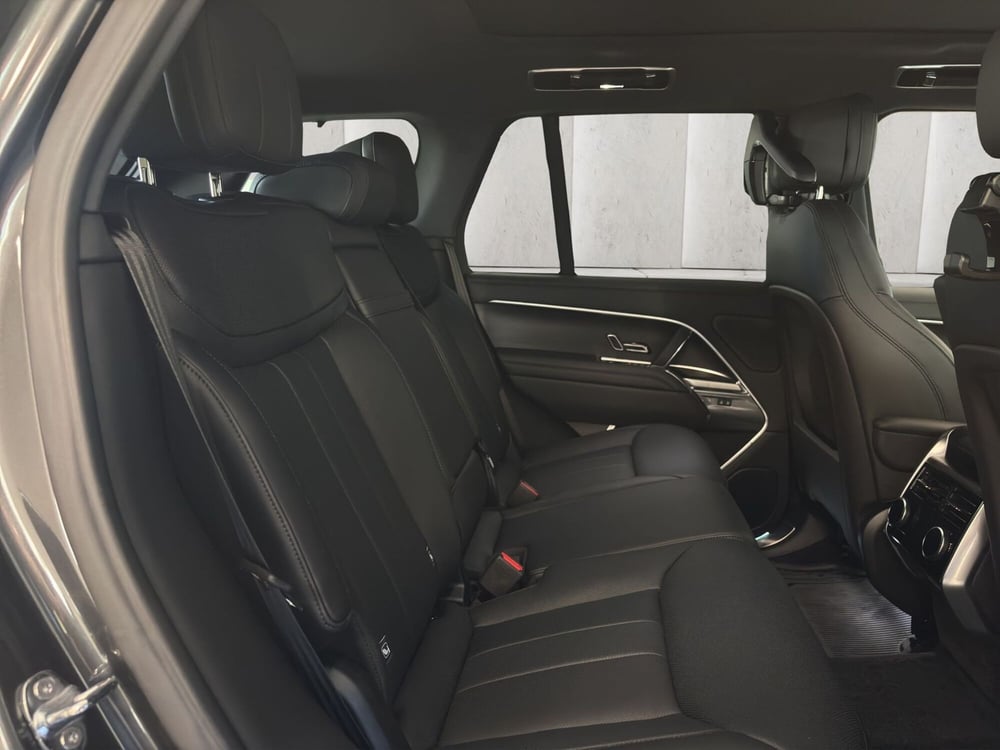 Land Rover Range Rover nuova a Milano (5)