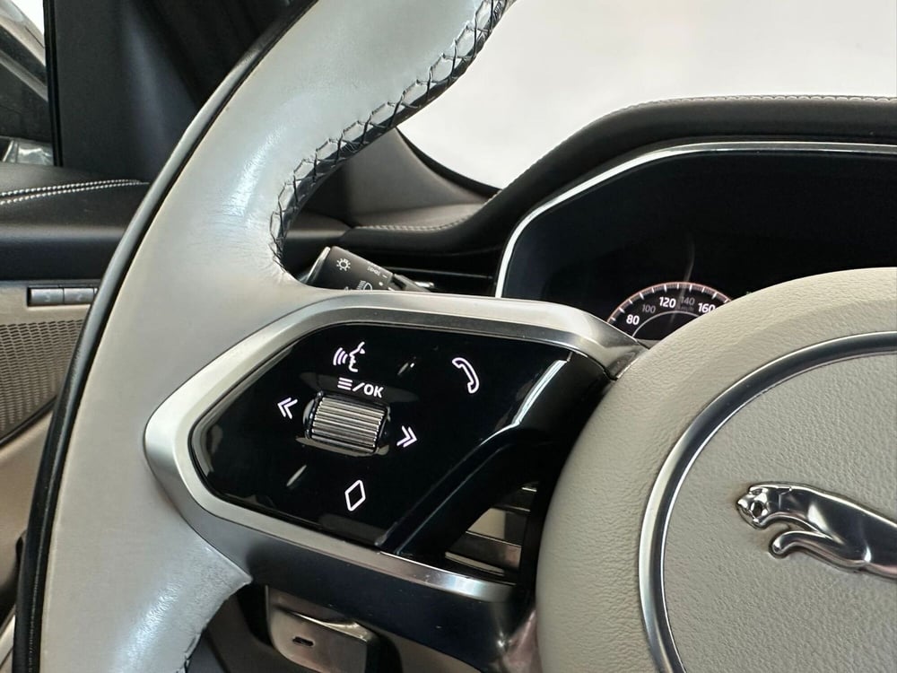 Jaguar F-Pace usata a Modena (14)