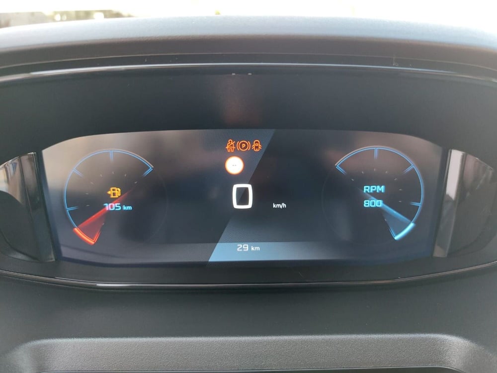 Peugeot Rifter nuova a Pavia (11)