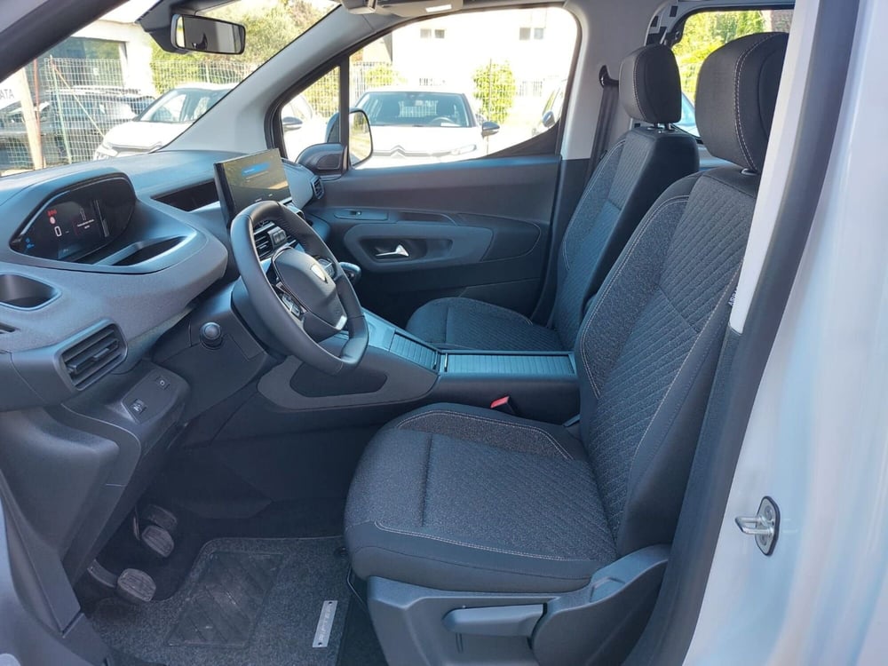 Peugeot Rifter nuova a Pavia (3)