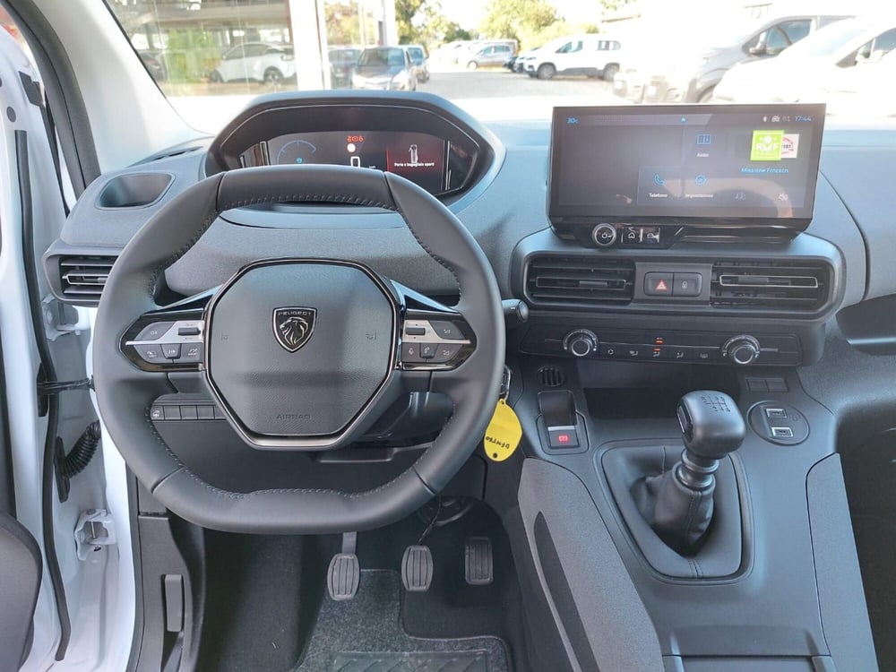 Peugeot Rifter nuova a Pavia (6)