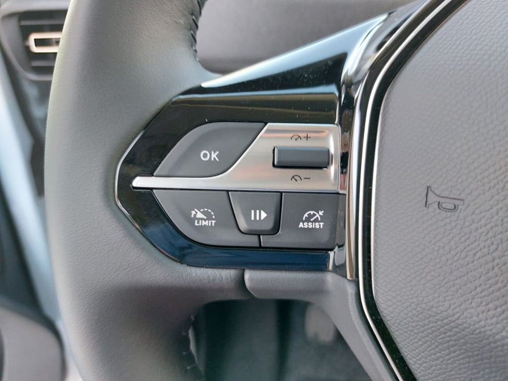Peugeot Rifter nuova a Pavia (10)