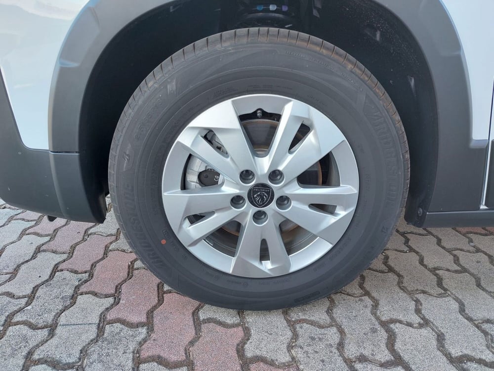 Peugeot Rifter nuova a Pavia (14)