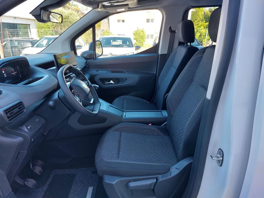 Peugeot Rifter nuova a Pavia (3)