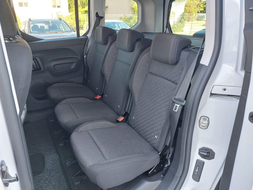 Peugeot Rifter nuova a Pavia (4)