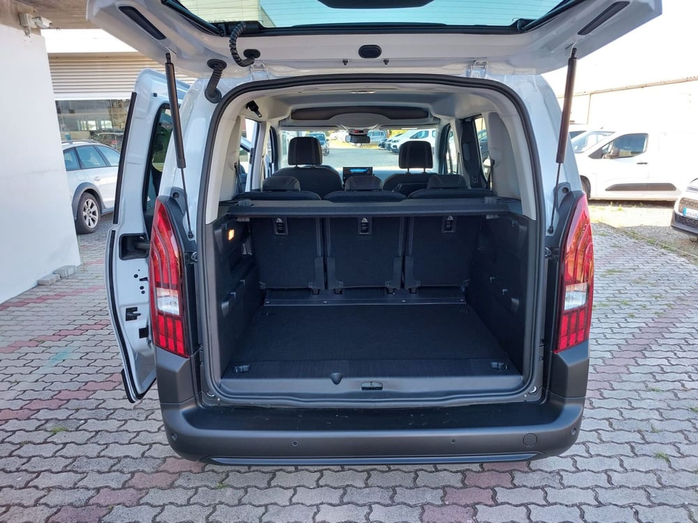Peugeot Rifter nuova a Pavia (5)