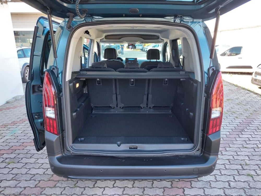 Peugeot Rifter nuova a Pavia (5)
