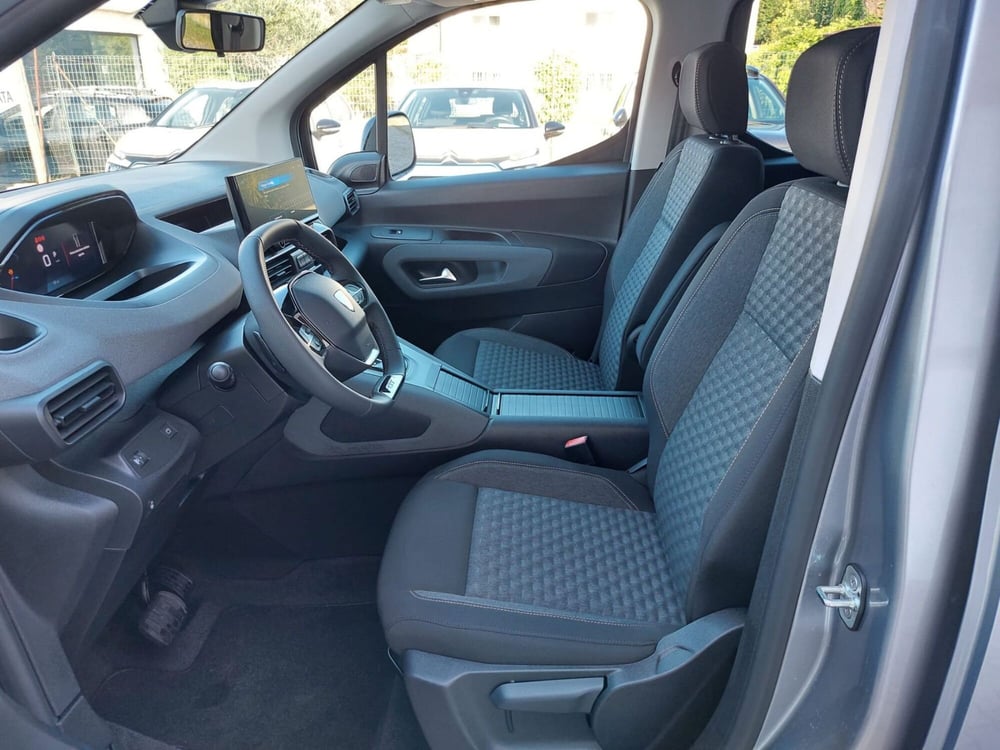 Peugeot Rifter nuova a Pavia (3)