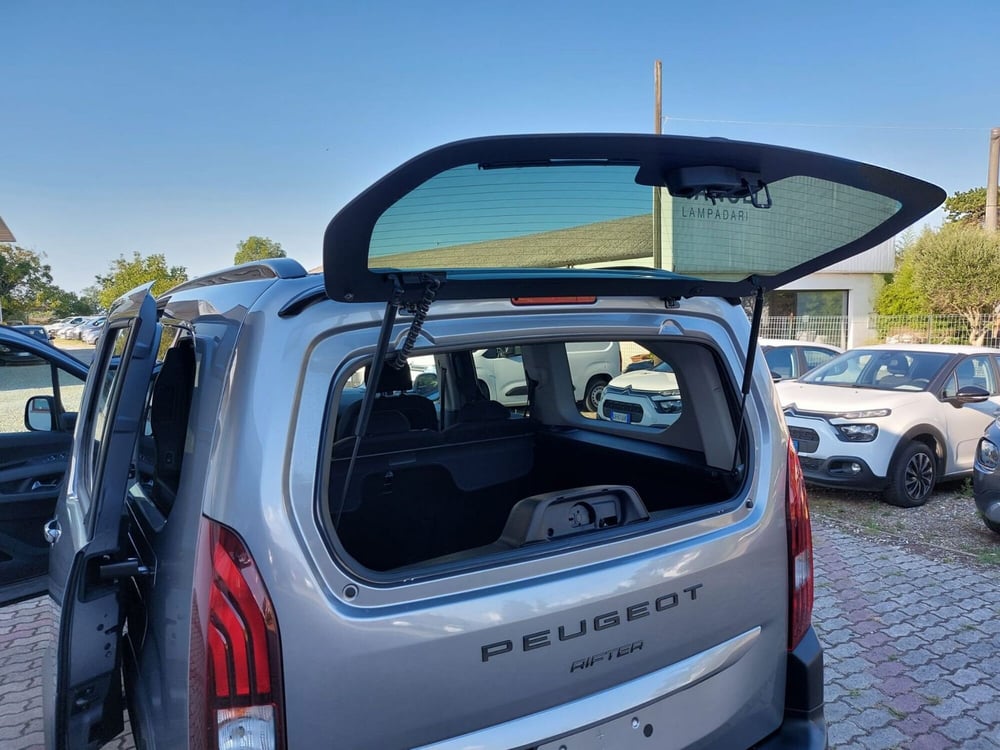 Peugeot Rifter nuova a Pavia (6)