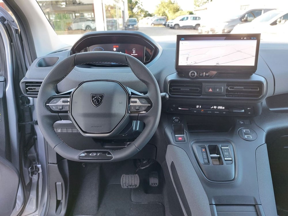 Peugeot Rifter nuova a Pavia (7)