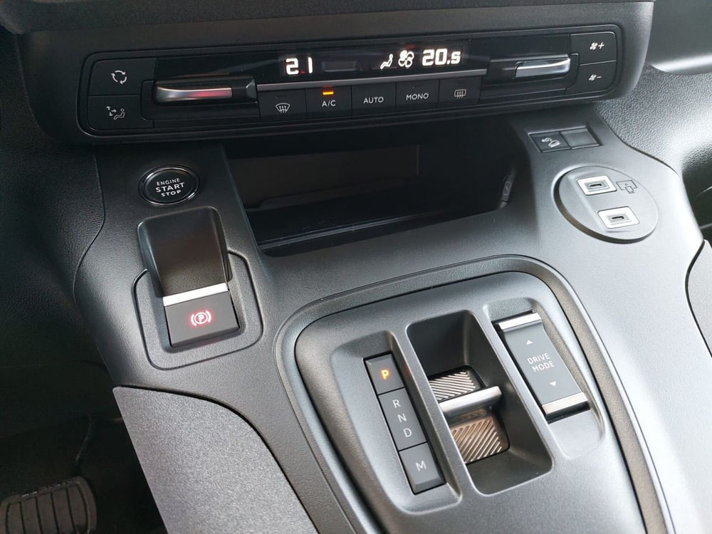 Peugeot Rifter nuova a Pavia (8)