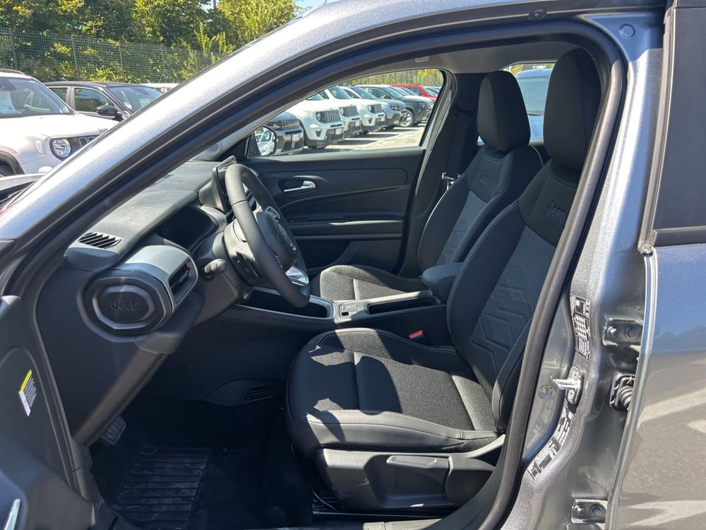 Jeep Avenger nuova a Roma (14)