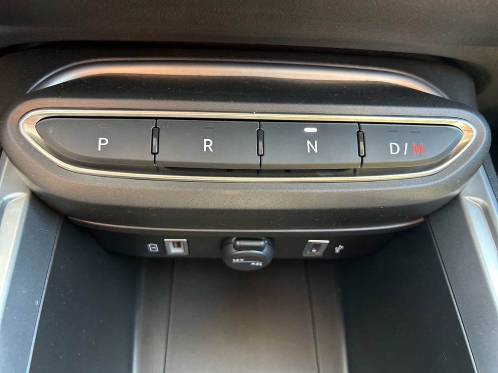 Jeep Avenger nuova a Roma (19)