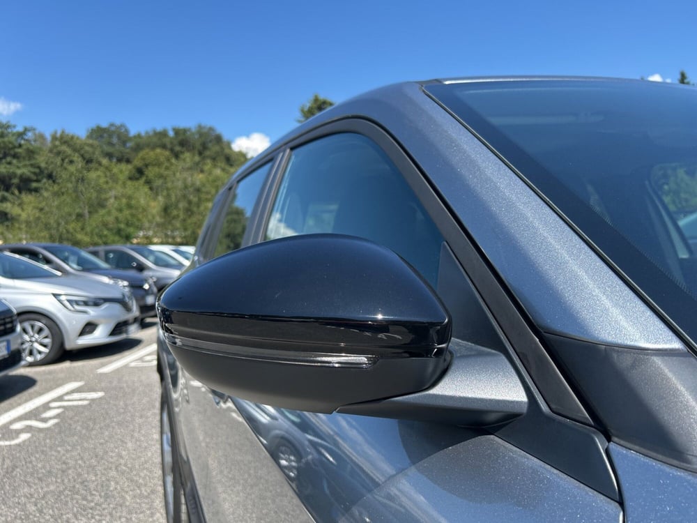 Jeep Avenger nuova a Roma (9)