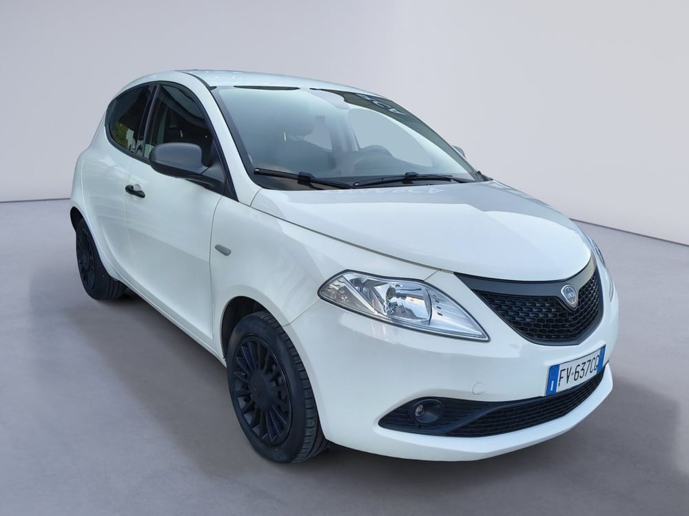 Lancia Ypsilon usata a Padova