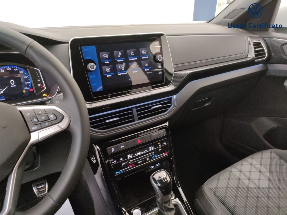 Volkswagen T-Cross nuova a Varese (14)