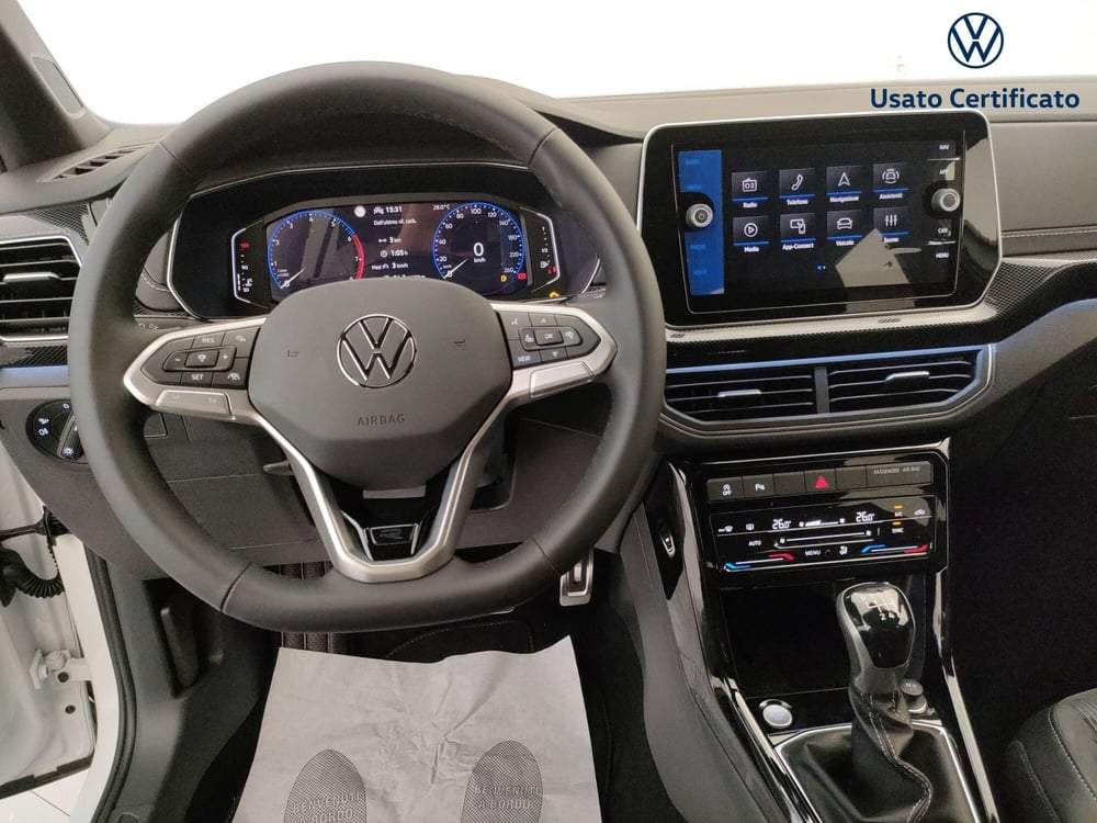 Volkswagen T-Cross nuova a Varese (15)