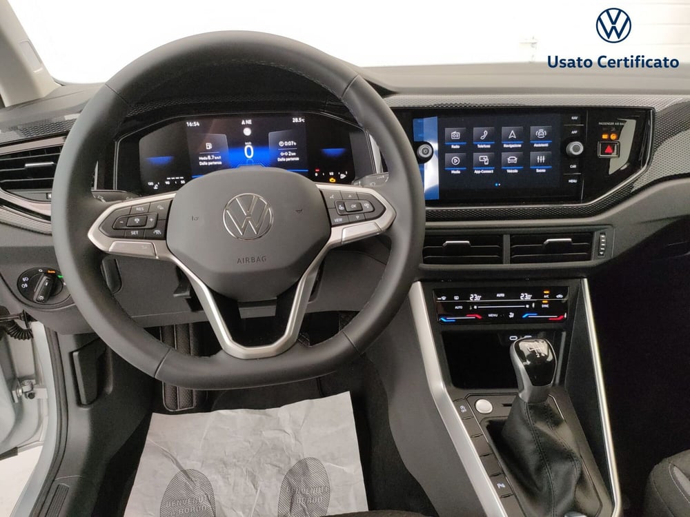 Volkswagen Taigo nuova a Varese (15)