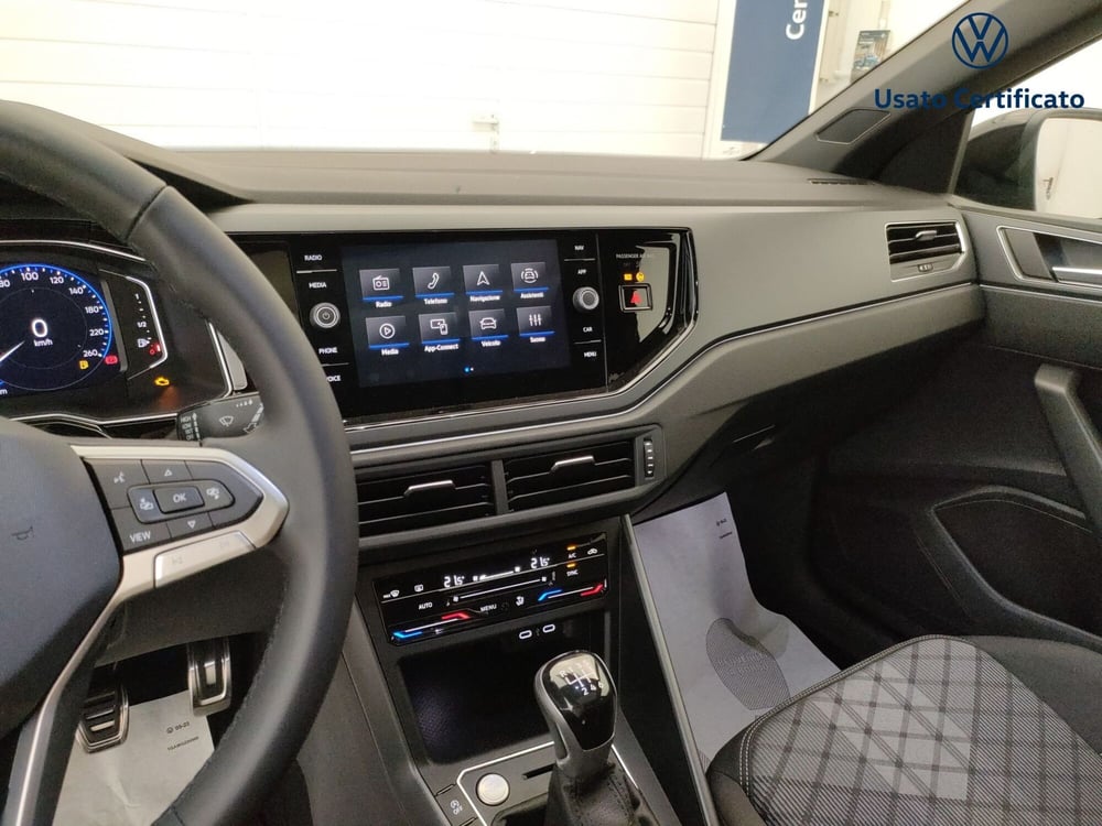 Volkswagen Taigo nuova a Varese (15)
