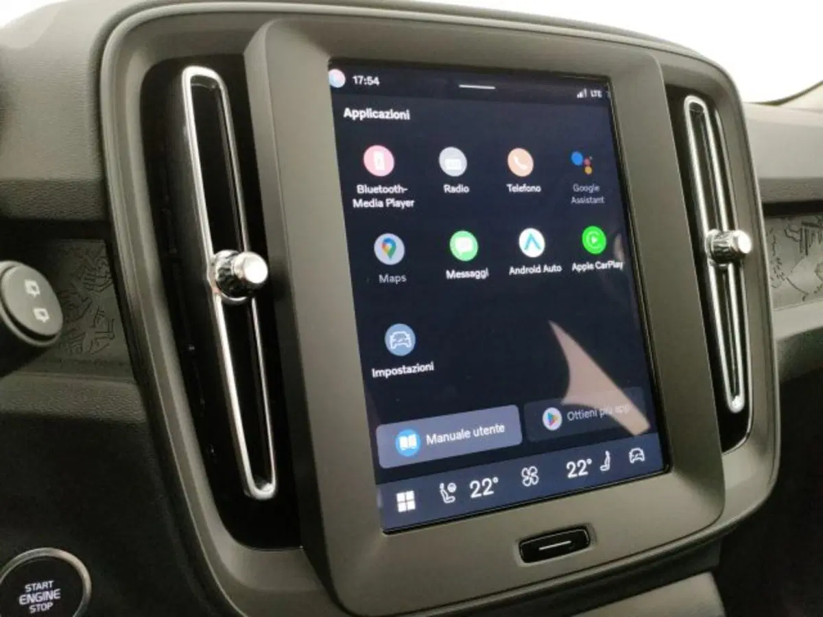 Volvo XC40 nuova a Modena (15)
