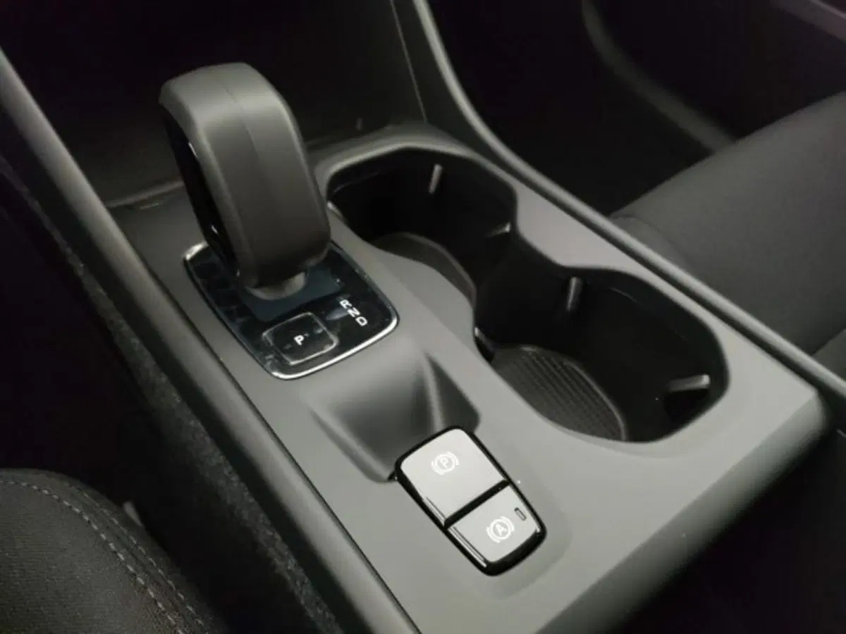 Volvo XC40 nuova a Modena (19)
