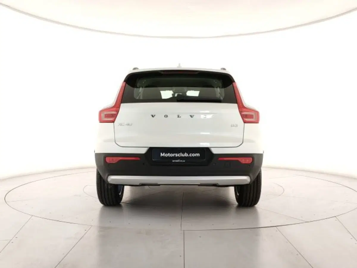 Volvo XC40 nuova a Modena (4)