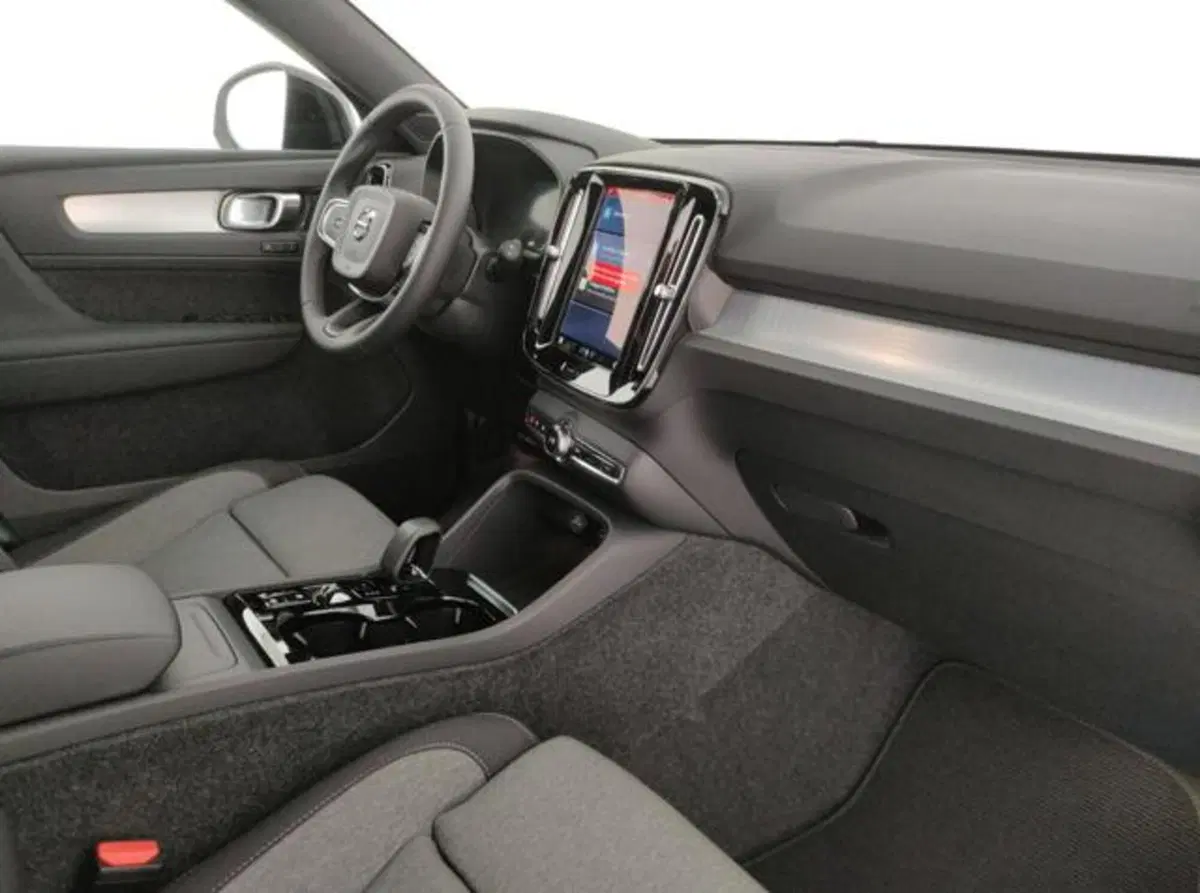 Volvo XC40 nuova a Modena (11)