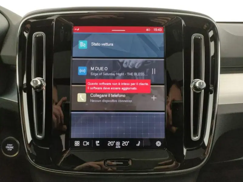 Volvo XC40 nuova a Modena (13)