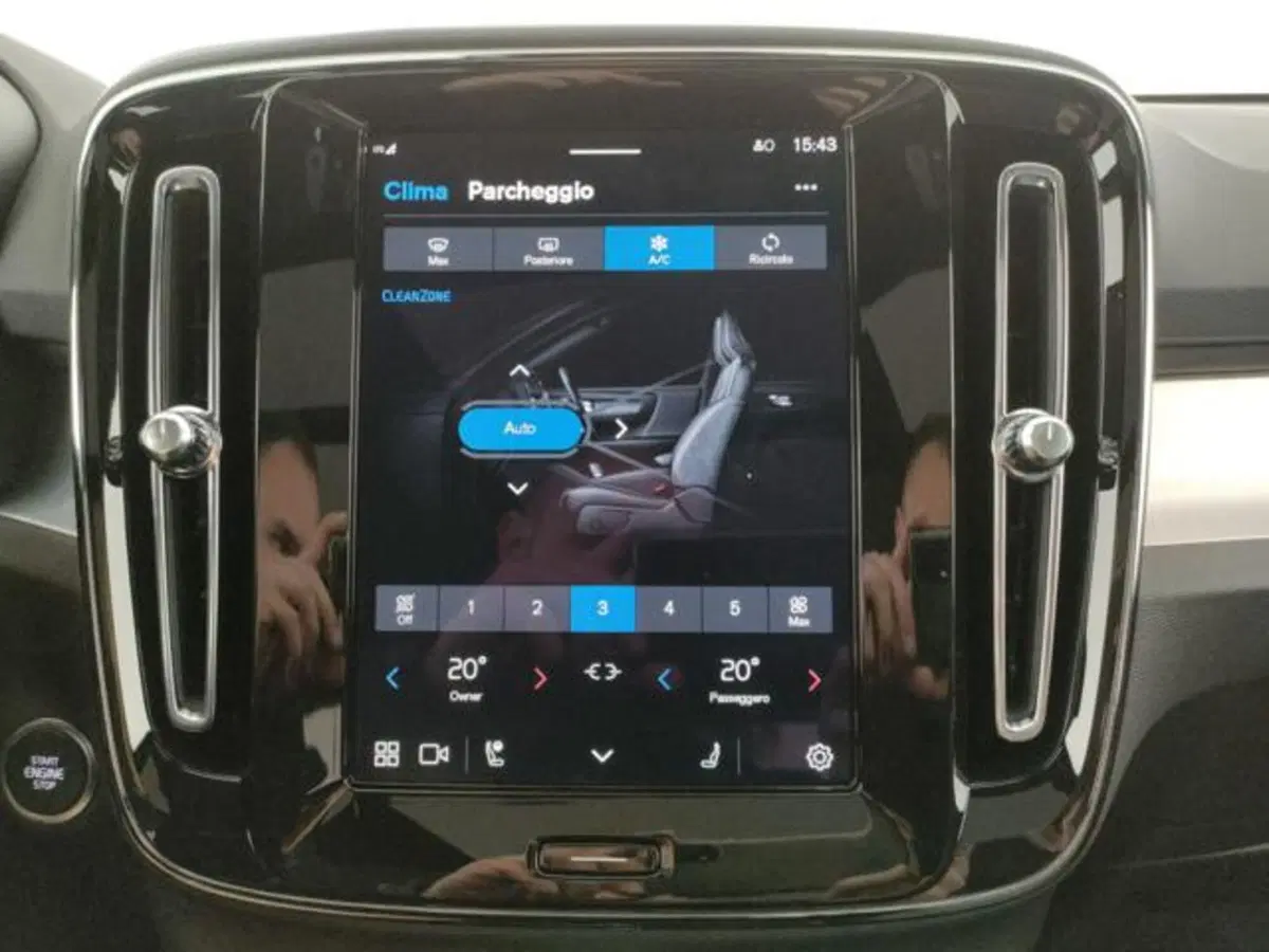 Volvo XC40 nuova a Modena (16)