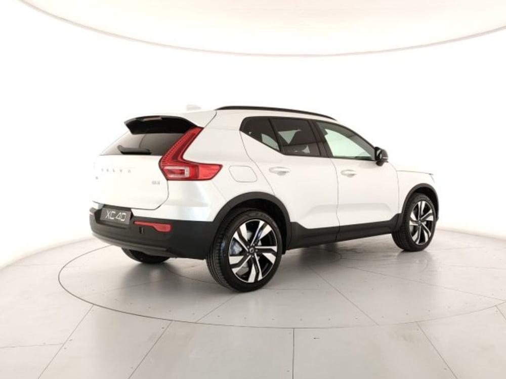 Volvo XC40 nuova a Modena (5)