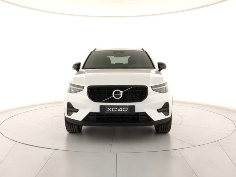 Volvo XC40 nuova a Modena (6)