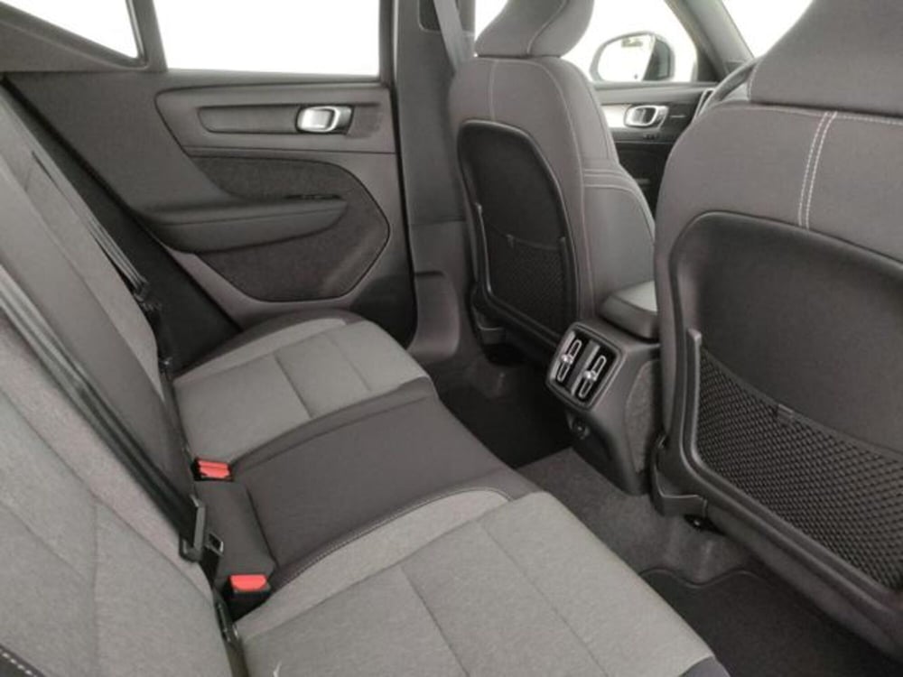 Volvo XC40 nuova a Modena (12)
