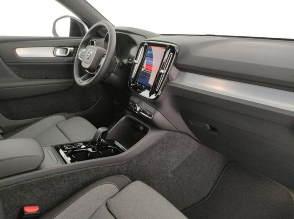 Volvo XC40 nuova a Modena (13)